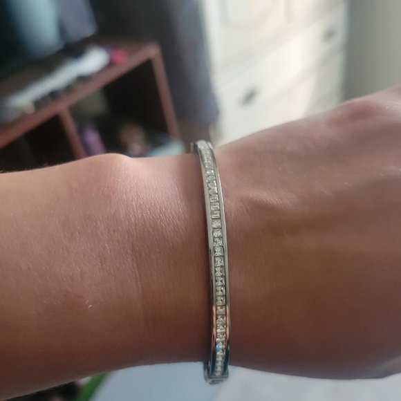 Bracelets - Picture 2 of 4